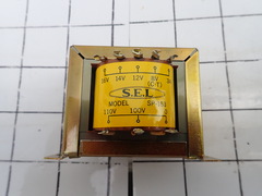  トランス　 新古品 
