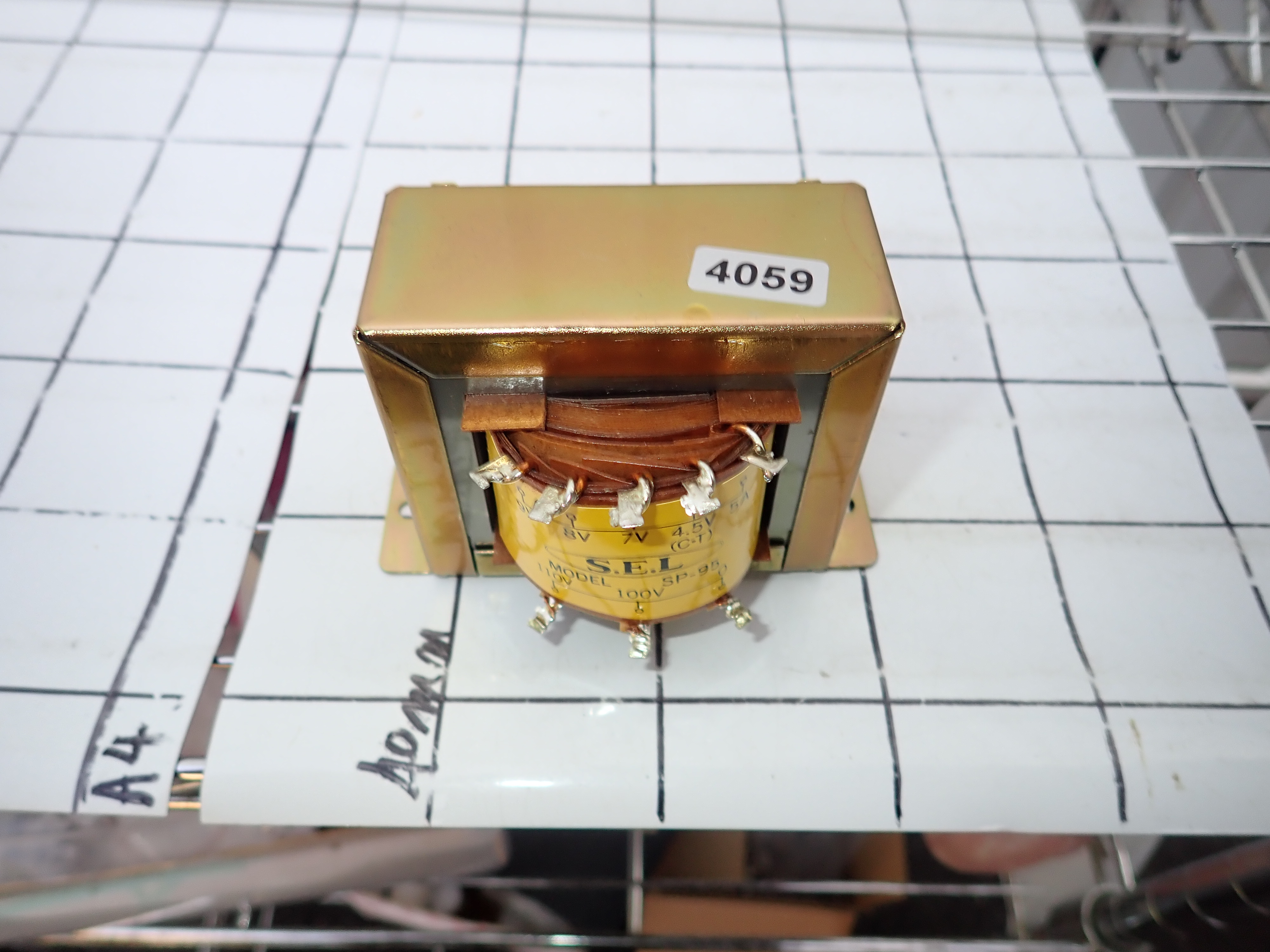  トランス　 新古品 