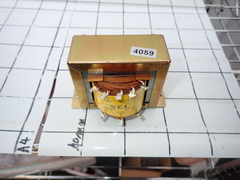  トランス　 新古品 