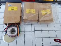  トロイダル変圧器　 新古品 