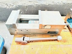 ナベヤ マシンバイス 