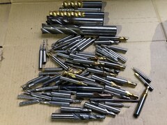 様々なメーカーやサイズがあります。 エンドミル1山 【エンドミル1山】3kg
