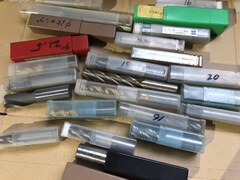 様々なメーカーやサイズがあります。 エンドミル1山 【エンドミル1山】5Kg