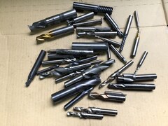 様々なメーカーやサイズがあります。 エンドミル1山 【エンドミル1山】2Kg