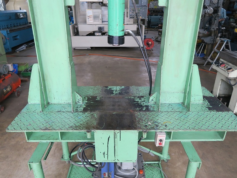  ひずみ取り機 