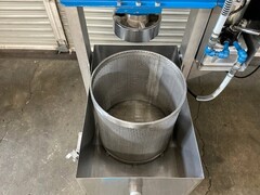 中井機械工業 圧搾機(油圧搾り機)