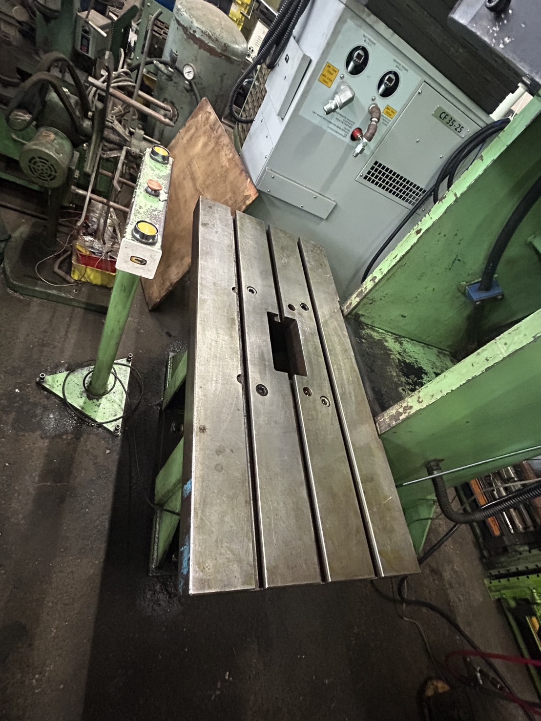 光栄製作所 20t油圧プレス -
