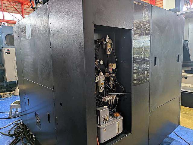 牧野フライス製作所 立型マシニングセンター V33