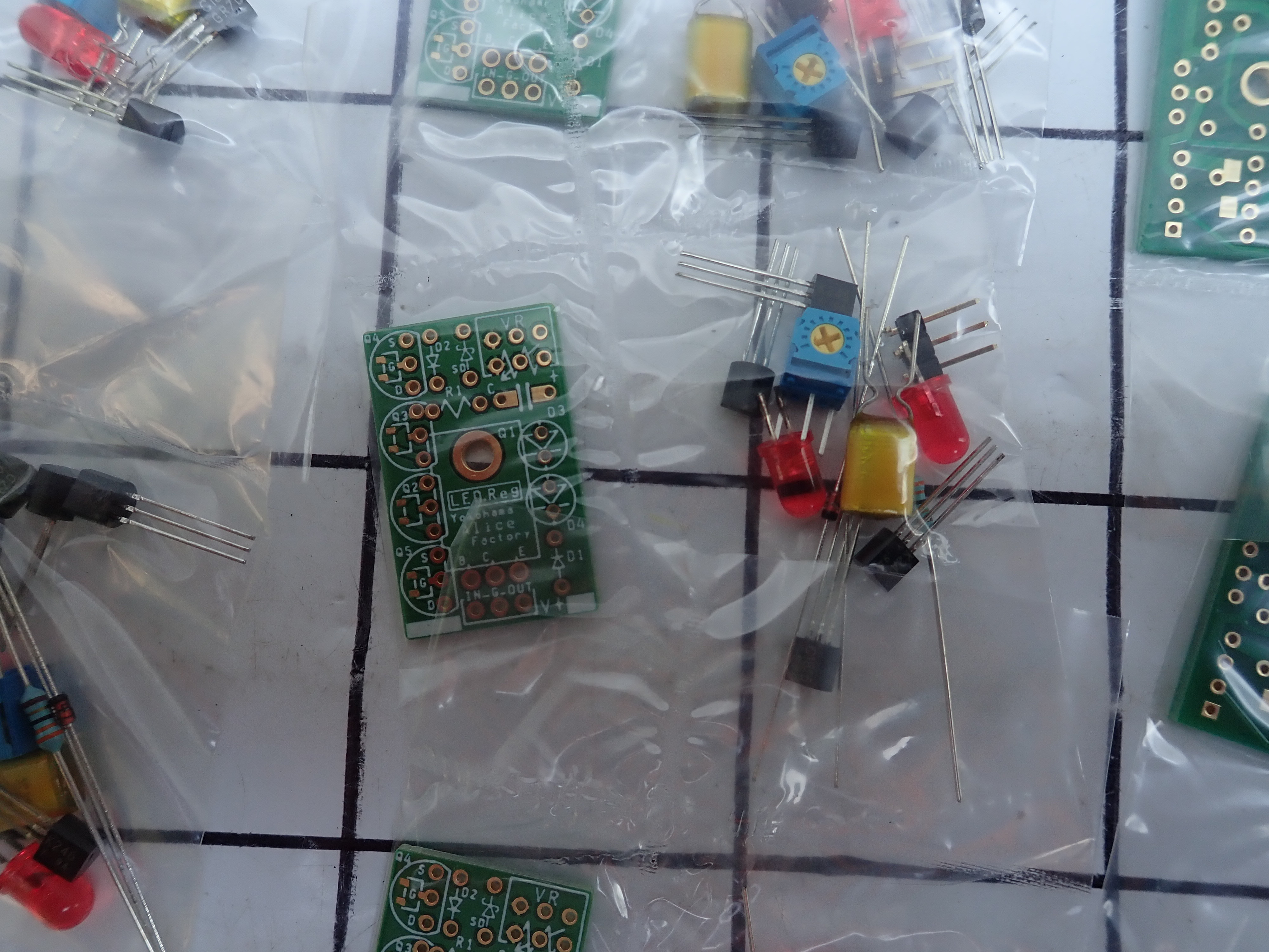  アリスのオペアンプで定電圧レギュレター　 新古品 