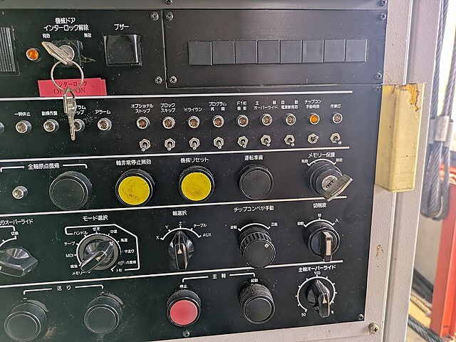 三井精機 横型マシニングセンター HU63
