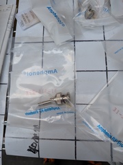 Amphenol社製 BN コネクタ　圧着工具付き(10,000円)　 新古品 