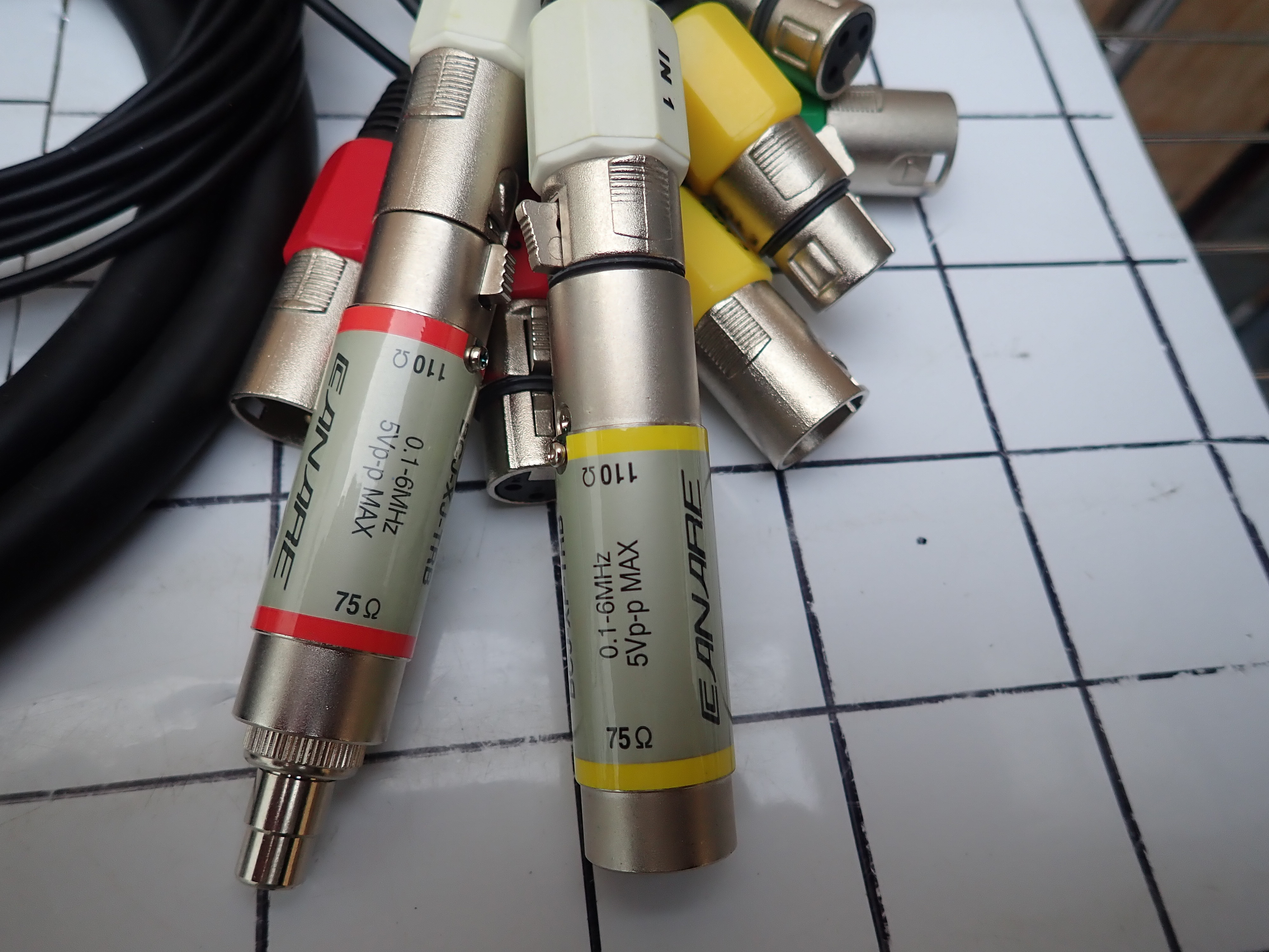   Lynx STUDIO TECHNOLOGY Lynx AES16-e Pcle オーディオインターフェース用　Lynx CBL-AES 1604 ケーブル　 新古品 