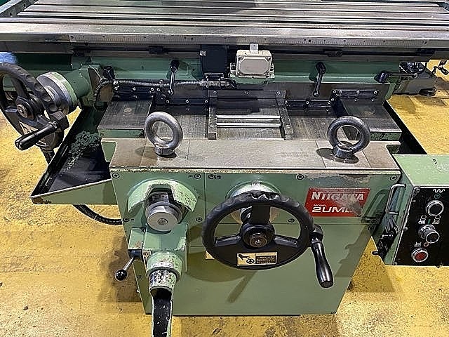 新潟鉄工 万能フライス 2UMD