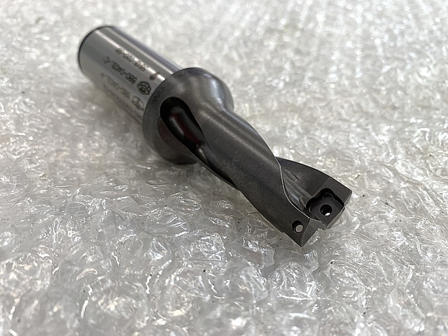 サンドビック スローアウェイドリル 880-D2000L25-02
