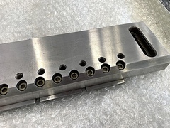 ワイヤーカット治具