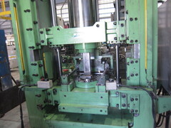 幸伸技研 粉末プレス 2500kN粉末成形機