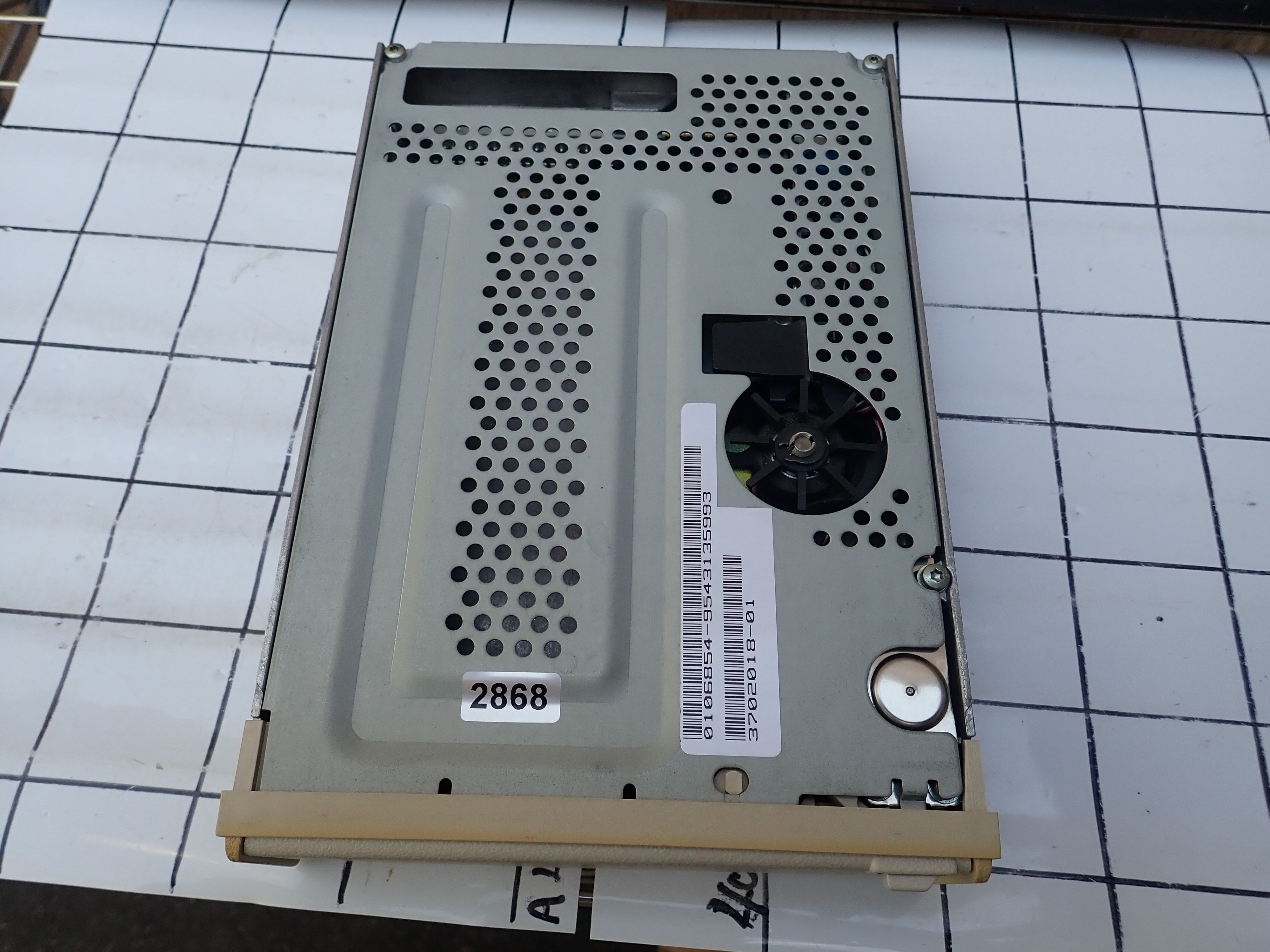   DEC TZKIO QIC テープドライブ　 新古品 