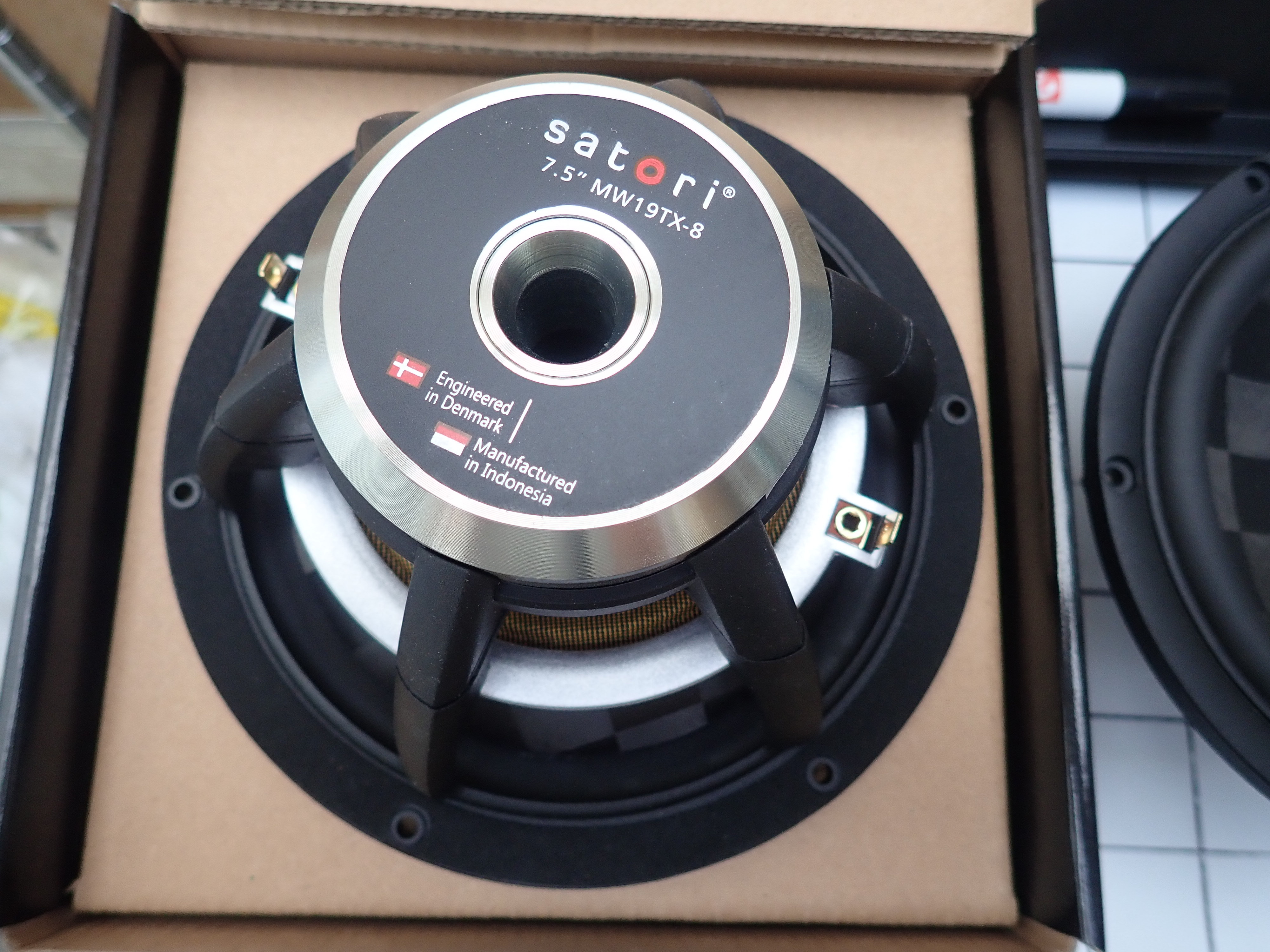  SATORI スピーカー　 新古品 