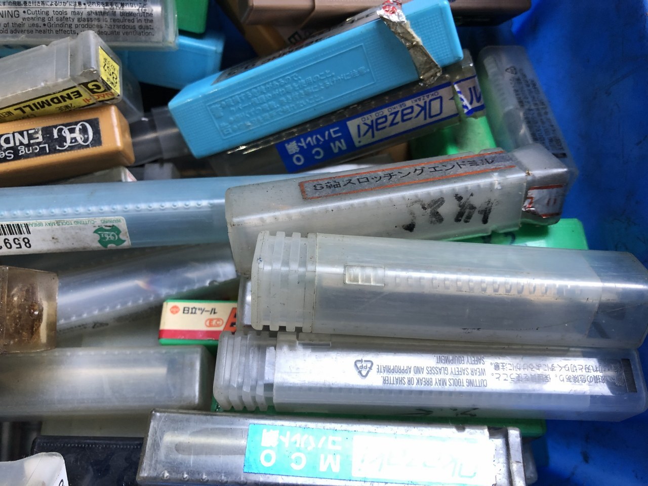 様々なメーカーやサイズがあります。 エンドミル1山 【エンドミル1山】様々なメーカーやサイズがあります。