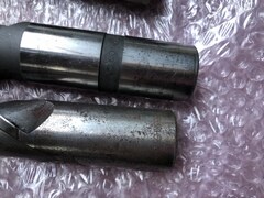 様々なメーカーやサイズがあります。 エンドミル1山 【エンドミル1山】様々なメーカーやサイズがあります。