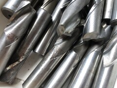様々なメーカーやサイズがあります。 エンドミル1山 【エンドミル1山】様々なメーカーやサイズがあります。