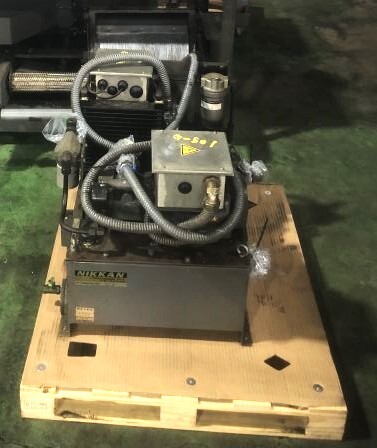 OKUMA CNC アングルヘッドを含む円筒研削盤 GA-25T