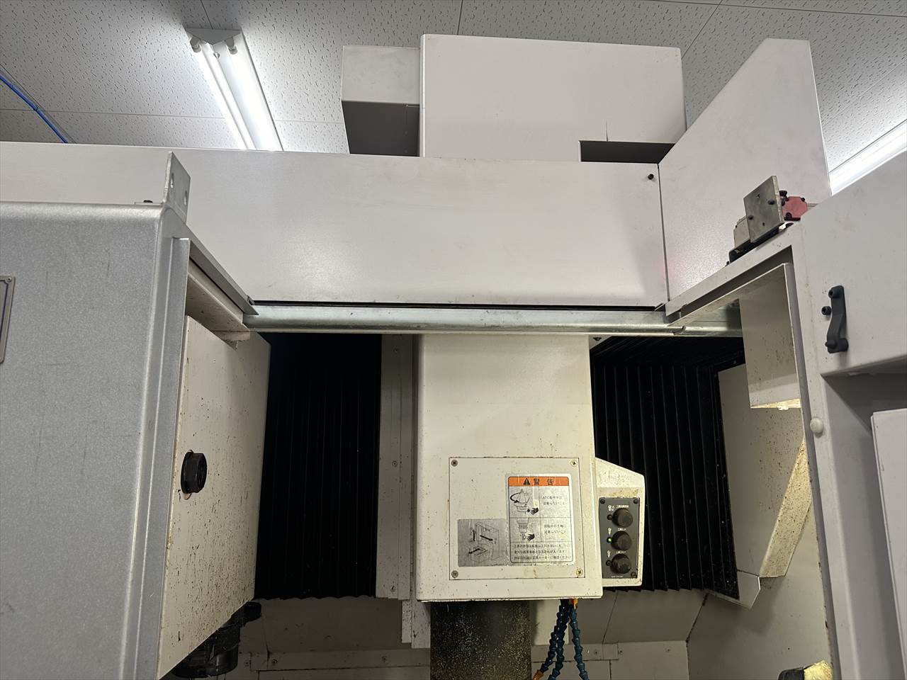 オークマ 立型マシニングセンター(BT40型) MB-46VA
