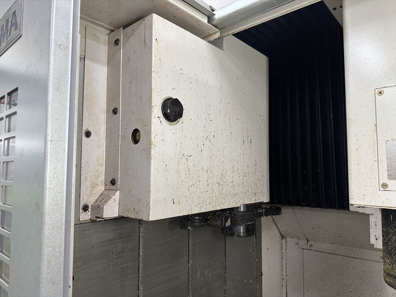 オークマ 立型マシニングセンター(BT40型) MB-46VA