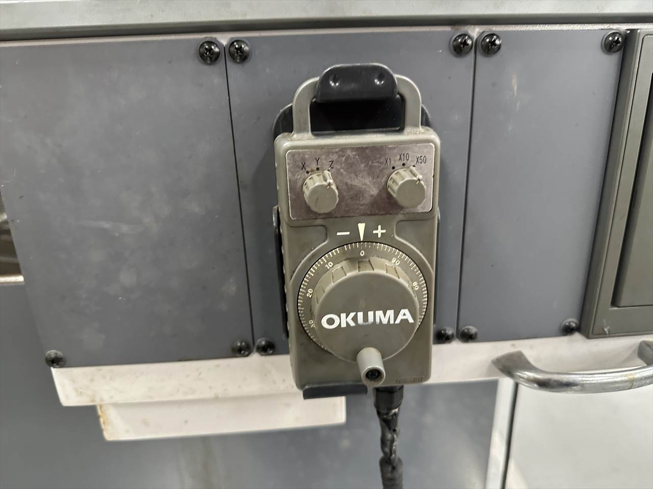 オークマ 立型マシニングセンター(BT40型) MB-46VA
