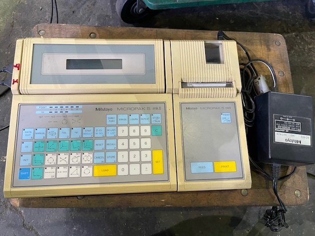 ミツトヨ 投影機 PJ-3000