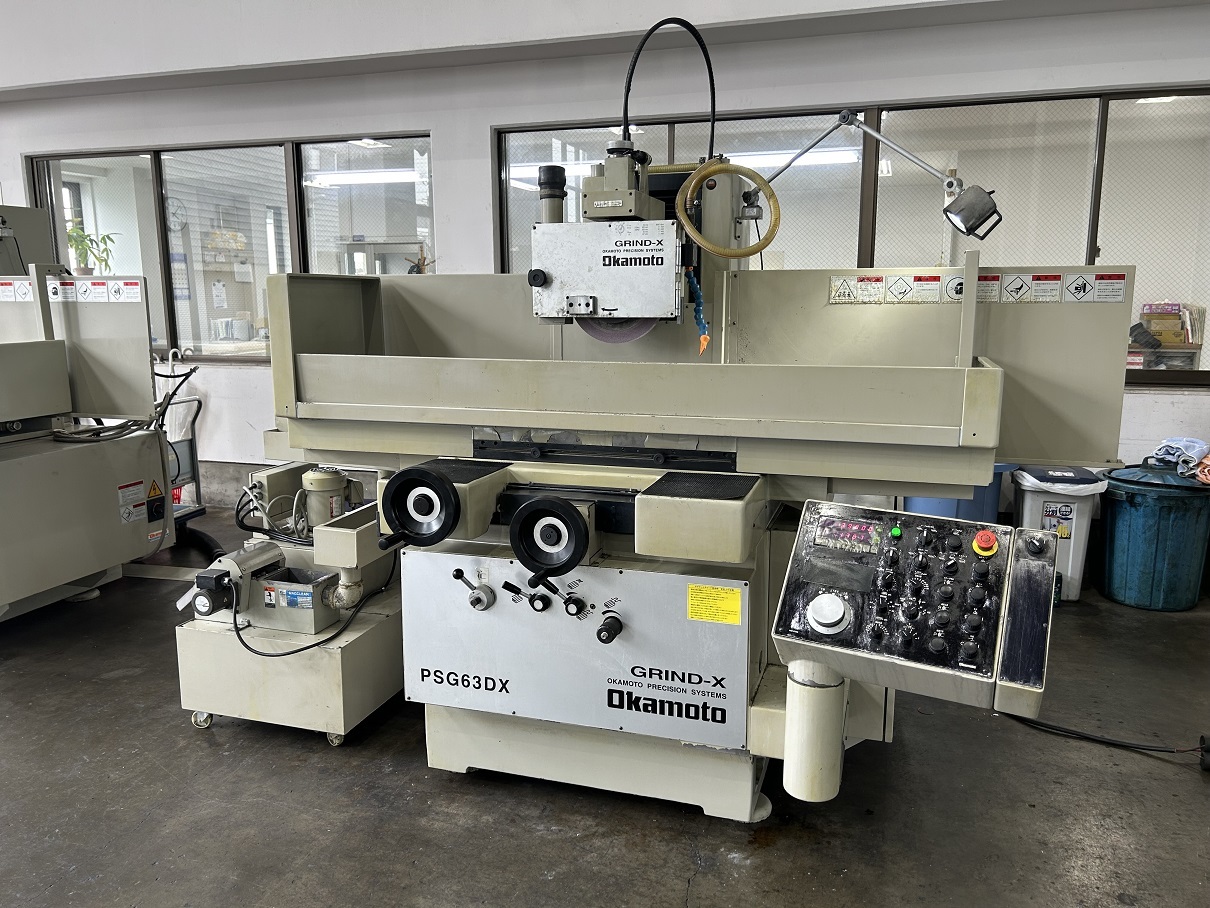 岡本工作機械 600㎜×300㎜平面研削盤 PSG-63DX