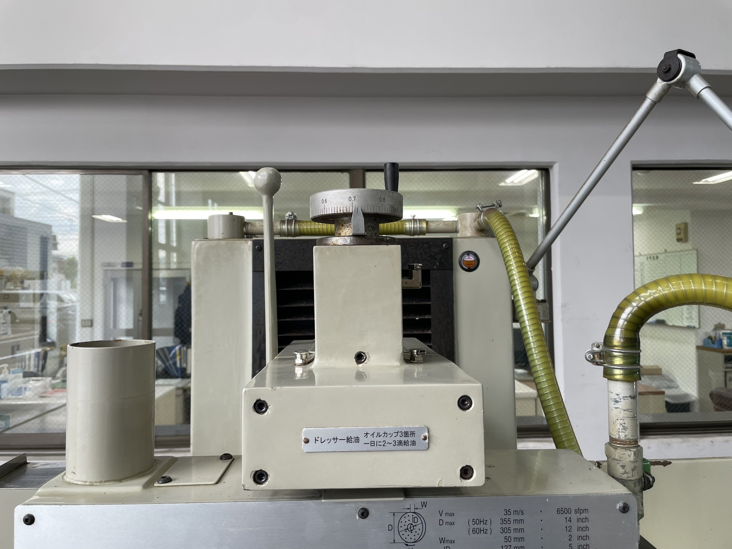 岡本工作機械 600㎜×300㎜平面研削盤 PSG-63DX