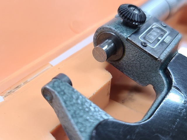 MITUTOYO｜ミツトヨ カウントマイクロメータ M820-25VA