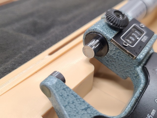 MITUTOYO｜ミツトヨ カウントマイクロメータ M820-25