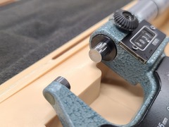 MITUTOYO｜ミツトヨ カウントマイクロメータ M820-25