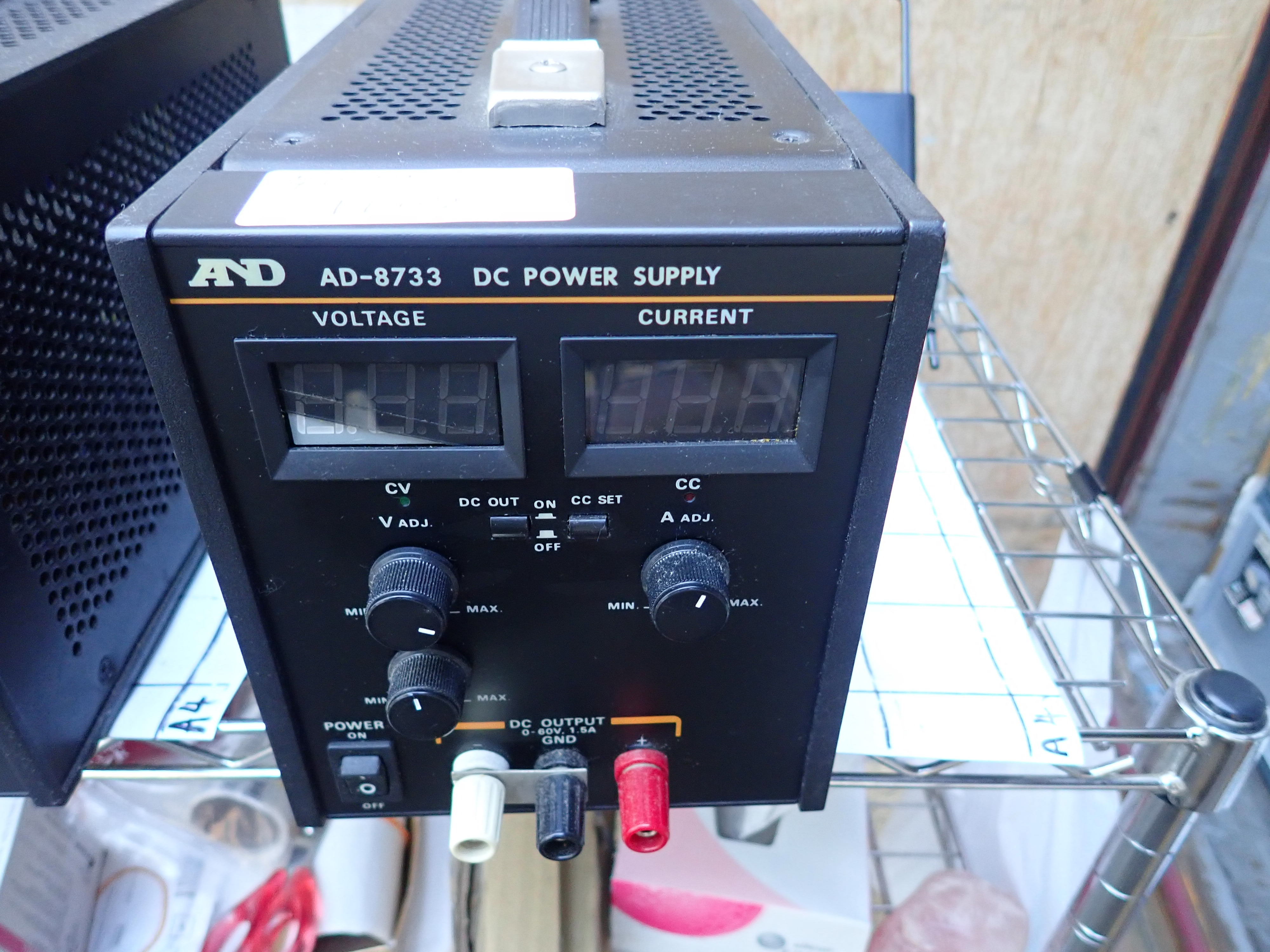  AND AD-8733 DCパワーサプライ　 新古品 