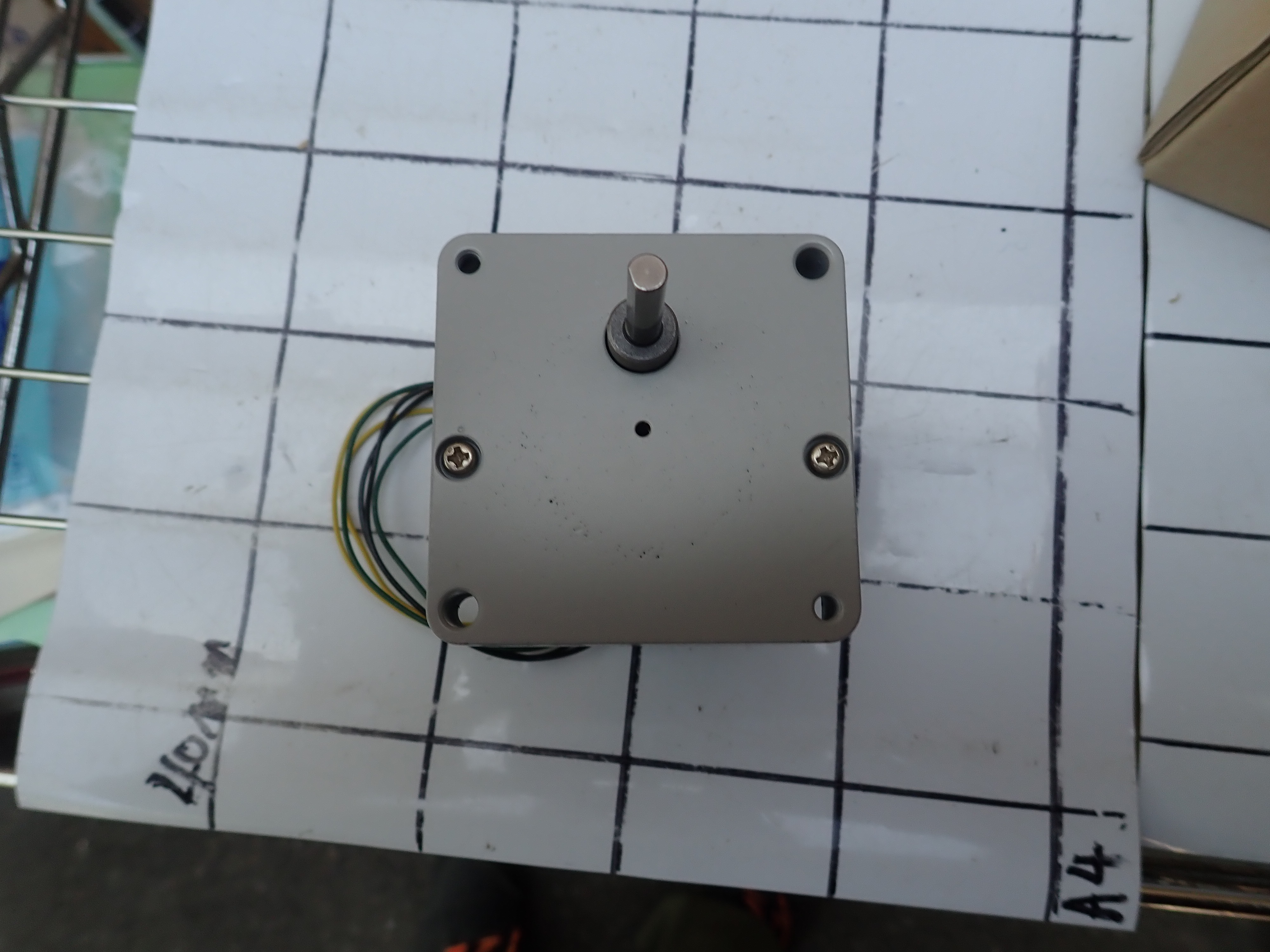 横河電機製 同期モーター　 新古品 MODEL::SM D3