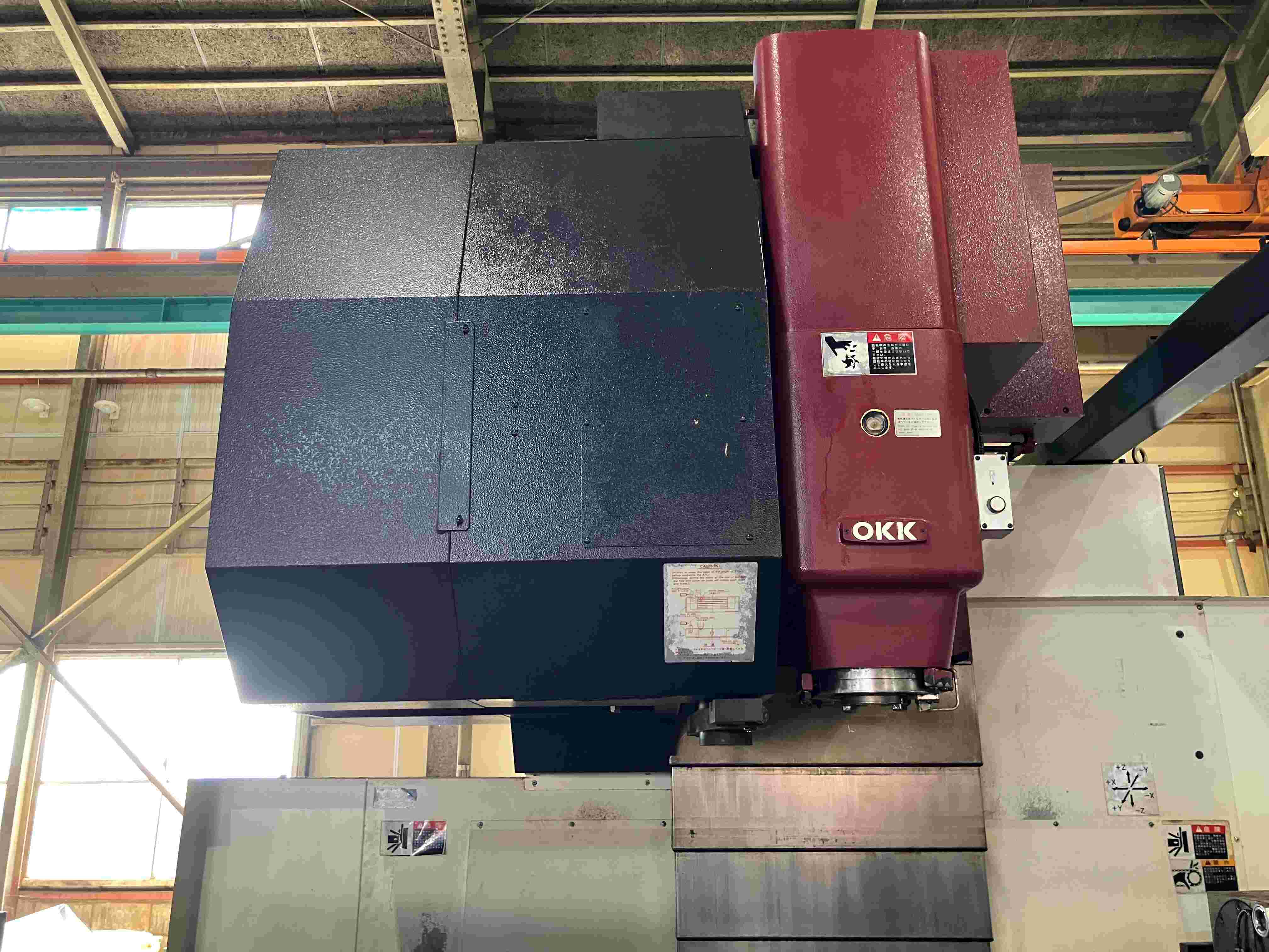 OKK 立形マシニングセンタ MCV560