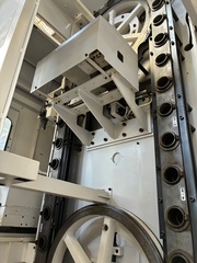オークマ ５軸立型複合加工機 VTM-200YB