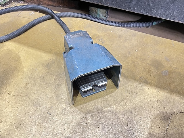アマダ テーブルスポット溶接機 TS-2