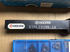  京セラ ねじ切りホルダ 【ねじ切りホルダ】KTNL2020K-16