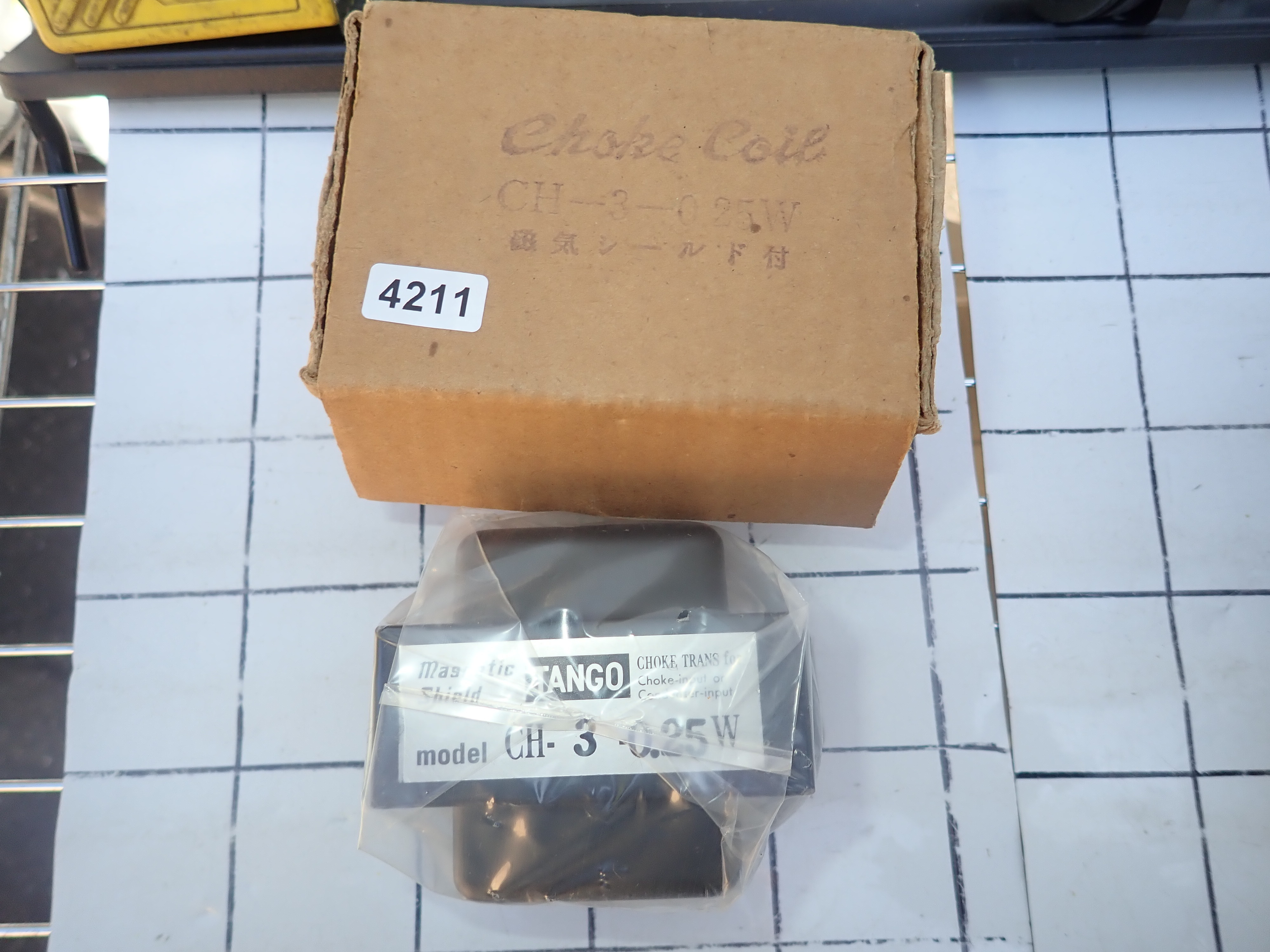  トランス　 新古品 