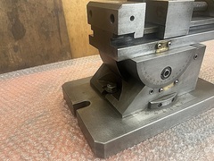  傾斜精密バイス 100