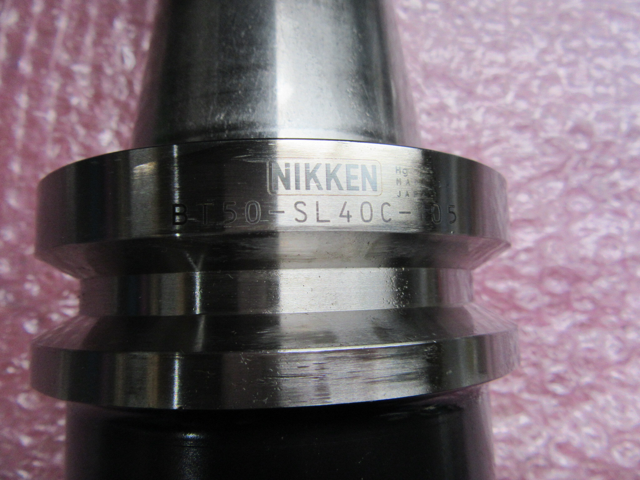 日研/NIKKEN  高圧センタスルーサイドロックホルダ BT50-SL40C-105