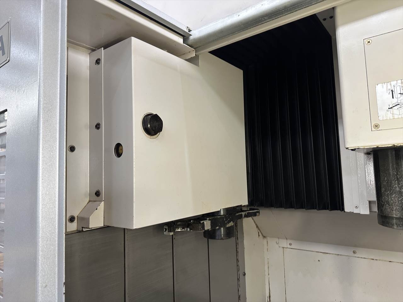 オークマ 立型マシニングセンター(BT40型) MB-46VA