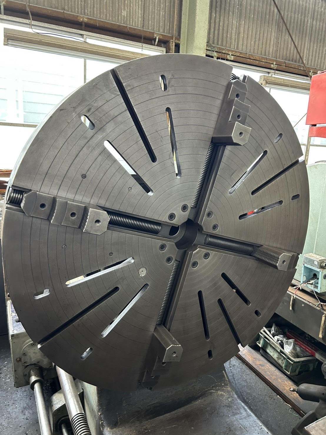 中山鉄工所 正面旋盤 NL-1600型