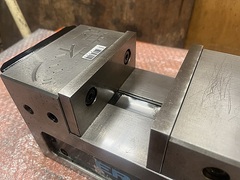 ナベヤ ロックタイト精密マシンバイス LTCV-125