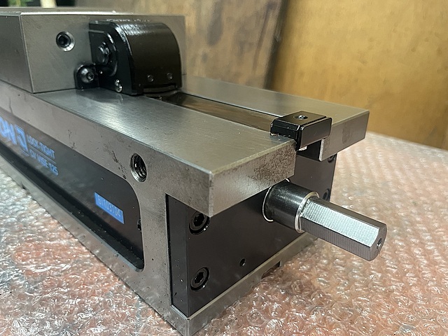 ナベヤ ロックタイト精密マシンバイス LTCV-125
