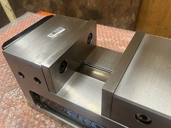 ナベヤ ロックタイト精密マシンバイス LTCV-125
