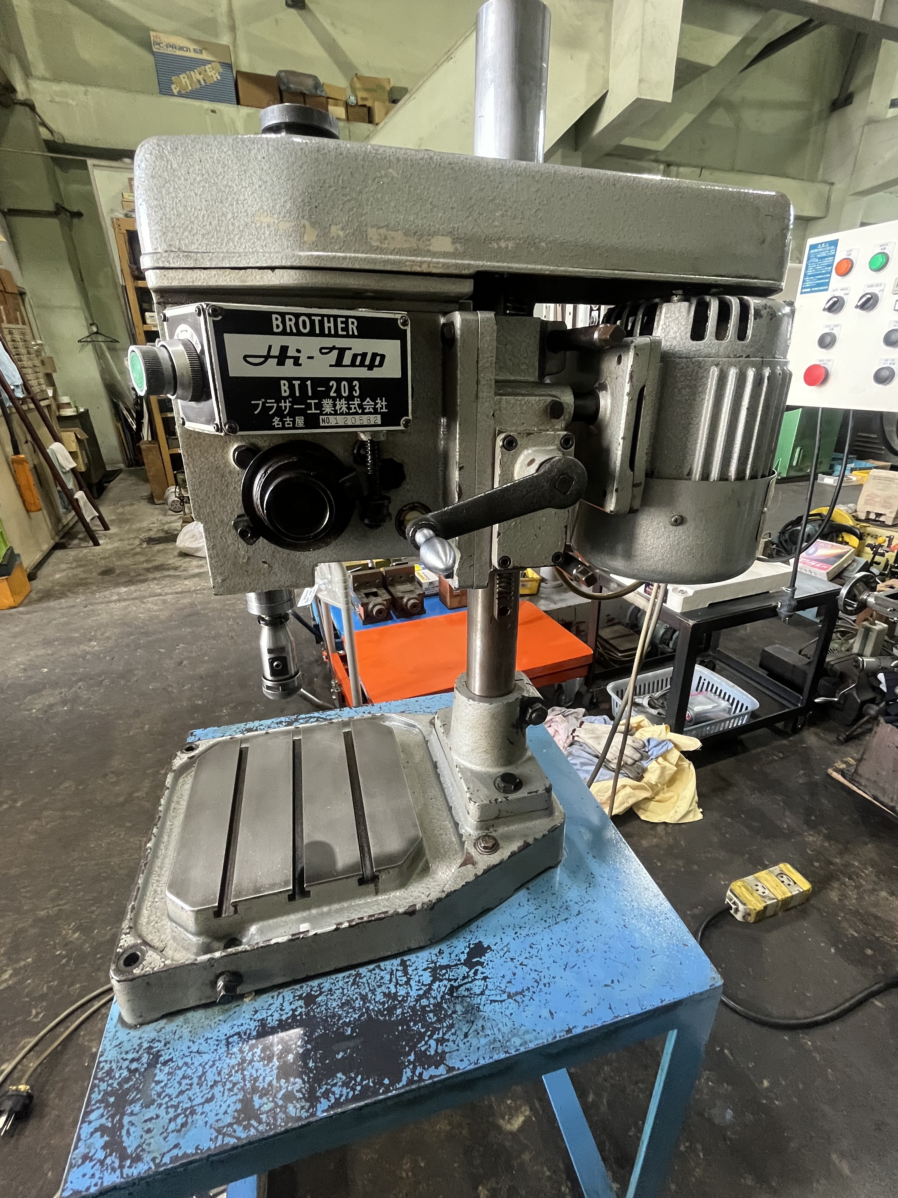 ブラザー工業 タッピングマシン BT1-203